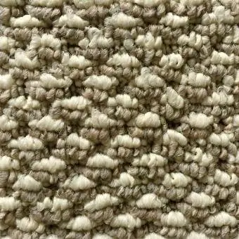 Berberski tepih u neutralnim bojama