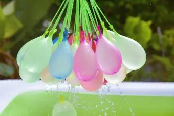 Balon air berwarna-warni