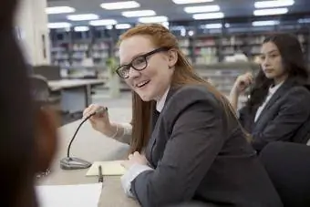 Student i debattklubbens bibliotek