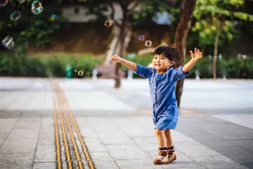 12 unglaublich lustige Aktivitäten für Kleinkinder zum Ausprobieren