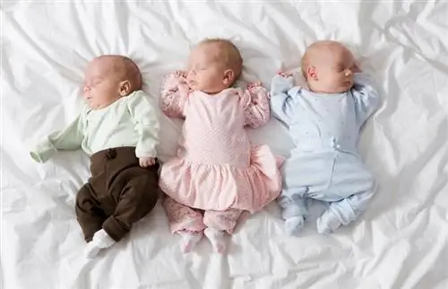 Typer af babypyjamas og hvordan man vælger