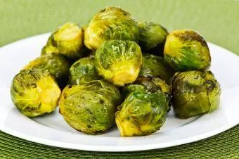 phaj ntawm roasted Brussels sprouts