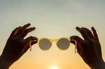 اشیاء روزمره - عینک آفتابی