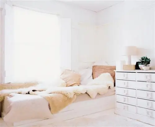 8 छोटे अपार्टमेंट बेडरूम इंटीरियर डिजाइन विचार