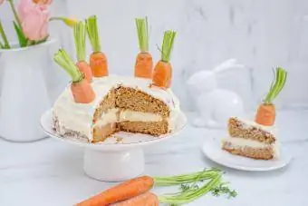 Pastel De Zanahoria Rústico Con Zanahorias Reales