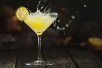 limonlu martini kokteyli