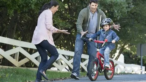 Wie man einem Kind das Fahrradfahren beibringt