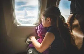 Copil într-un avion