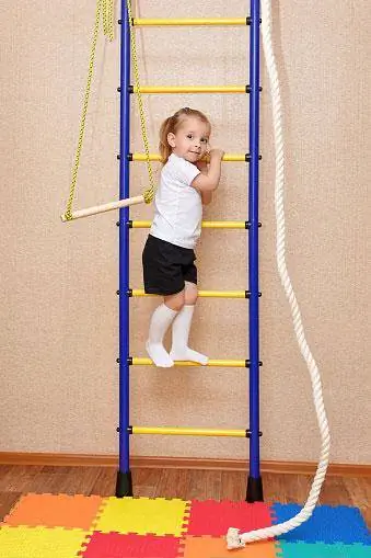 نردبان بالا رفتن کودکان با تشک زیر