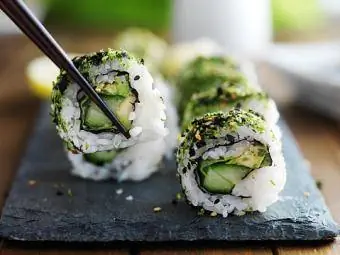 sushi de col rizada saludable