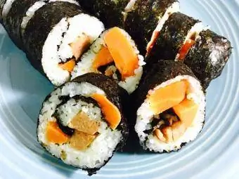 Sushi z tofu i marchewką