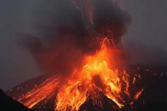 Vulcão em erupção