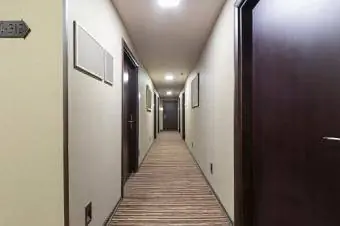Bahagian dalam koridor pangsapuri