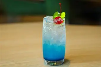 Cocktail cu bombă albastră