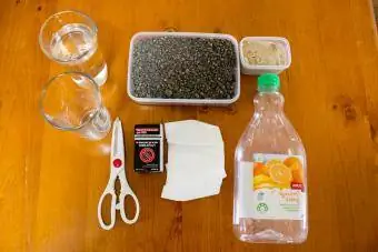 Materialet e filtrit të ujit të bërë në shtëpi