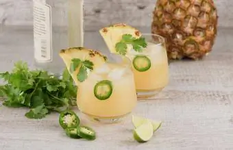 Tropisk bränna cocktail