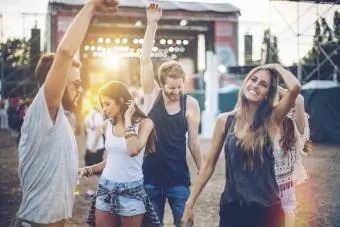 Jovens no festival de música