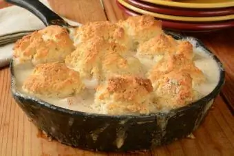 Casserole de biscuits au poulet