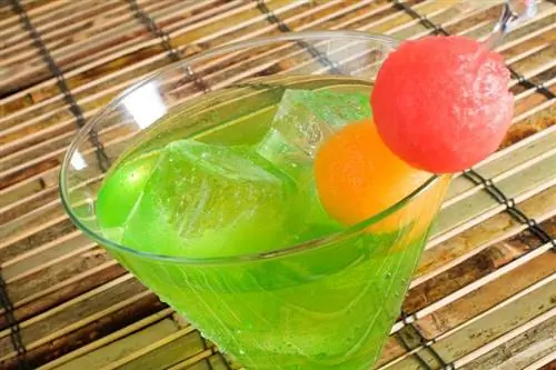 Receitas de bebidas Midori: 14 coquetéis vibrantes