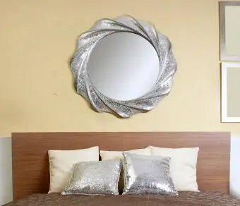 moderní stříbrné zrcadlo