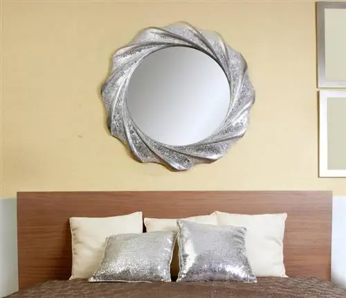 Sådan males en spejlramme sølv