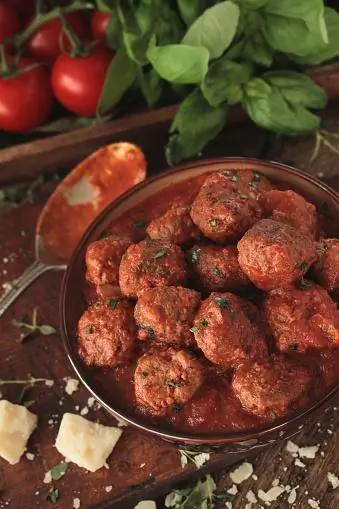 የጣሊያን Saucy meatballs