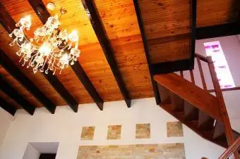 Beams nrog beadboard panels