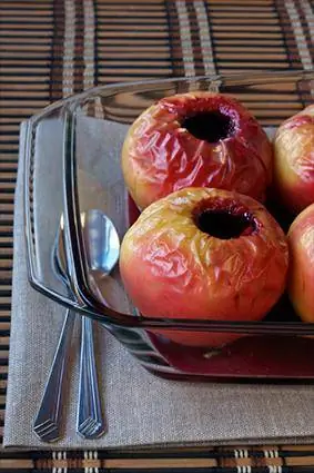 Mga Recipe ng Baked Apple