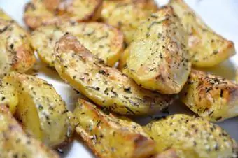 Сарымсақ шөп қуырылған картоп