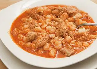 Doyurucu pozole yemeği