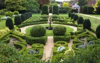 Classico esempio di giardino all'inglese