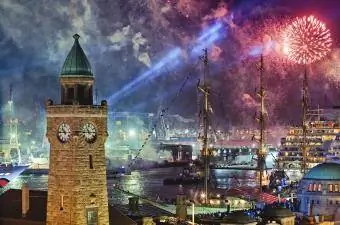 Feux d'artifice sur Hambourg, Allemagne