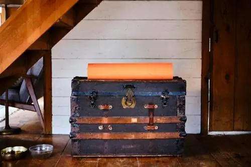 Tipy na restaurování starožitného kufru, jak jej předělat jako profesionál