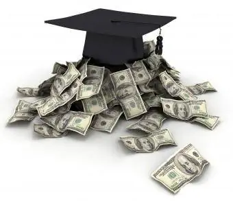 Ένα καπάκι αποφοίτησης και χρήματα