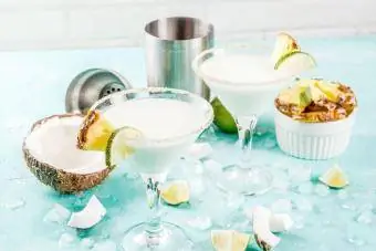 Margarita à la noix de coco et à l'ananas