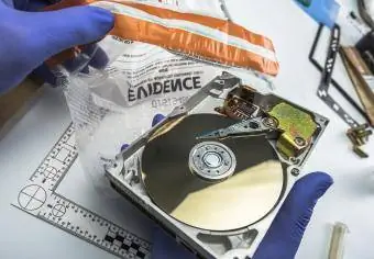 Dôkazy o pevnom disku počítača, ktoré má preskúmať súdny počítačový expert