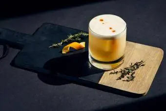 Cocktail chua Amaretto