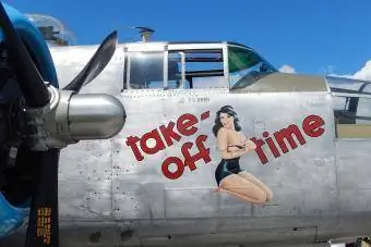 Носовое изображение на B-25J Время взлета