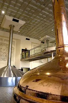 Sierra Nevada Bira Üretim Şirketi'ndeki Bira Fabrikası, Chico, Kaliforniya