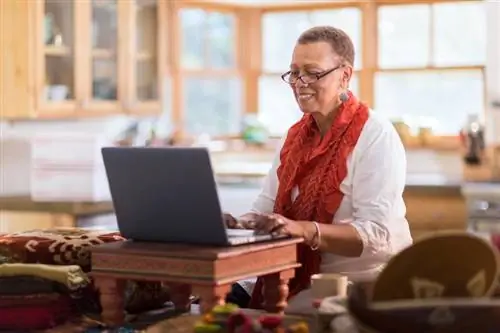 Senior Citizen Online Communities: En guide til virtuelle grupper