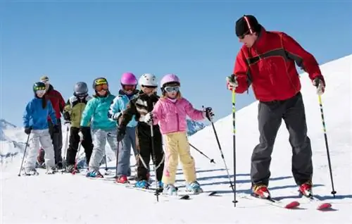 Снимки на зимни спортове за деца