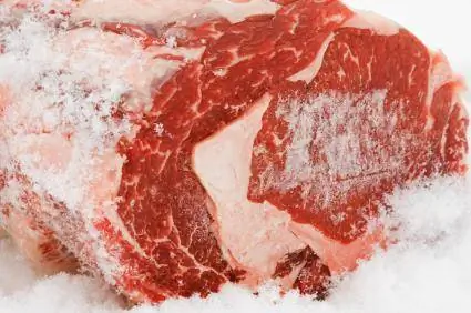Dezghețați carnea în siguranță