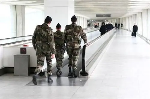 Kako pronaći karte s popustom i avionske karte za hitne slučajeve za vojno osoblje