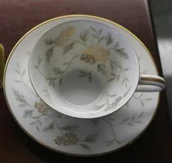 Noritake Janice teacups እና saucers