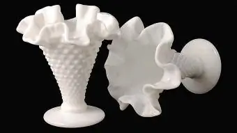 Paire de vases en verre de lait