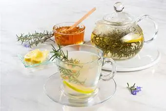 Rosemary Toddy med a čajník