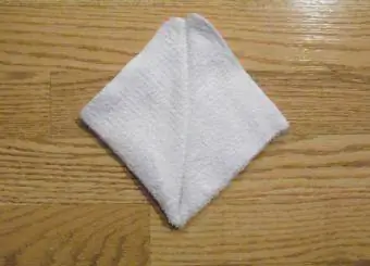 handduk origami båt steg 2