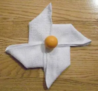 håndkle origami pinwheel trinn 3