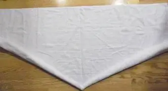 तौलिया ओरिगेमी हार्ट चरण 1