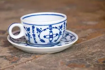 Стара севернонемска чаша за чай